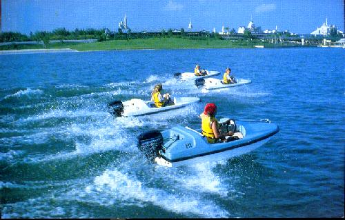 0100-12100 BOATING ON BAY LAKE