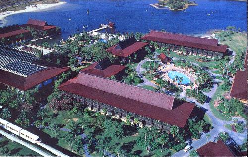 0100-12102 THE POLYNESIAN VILLAGE