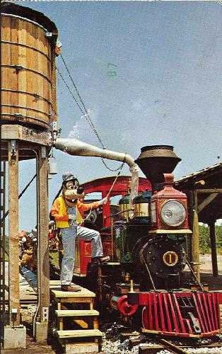 GOOFY HELPS WATER THE TRAIN
